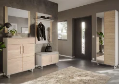Garderobenschrank, Kai