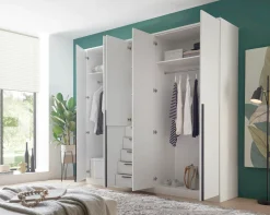 Kleiderschrank, Arnis