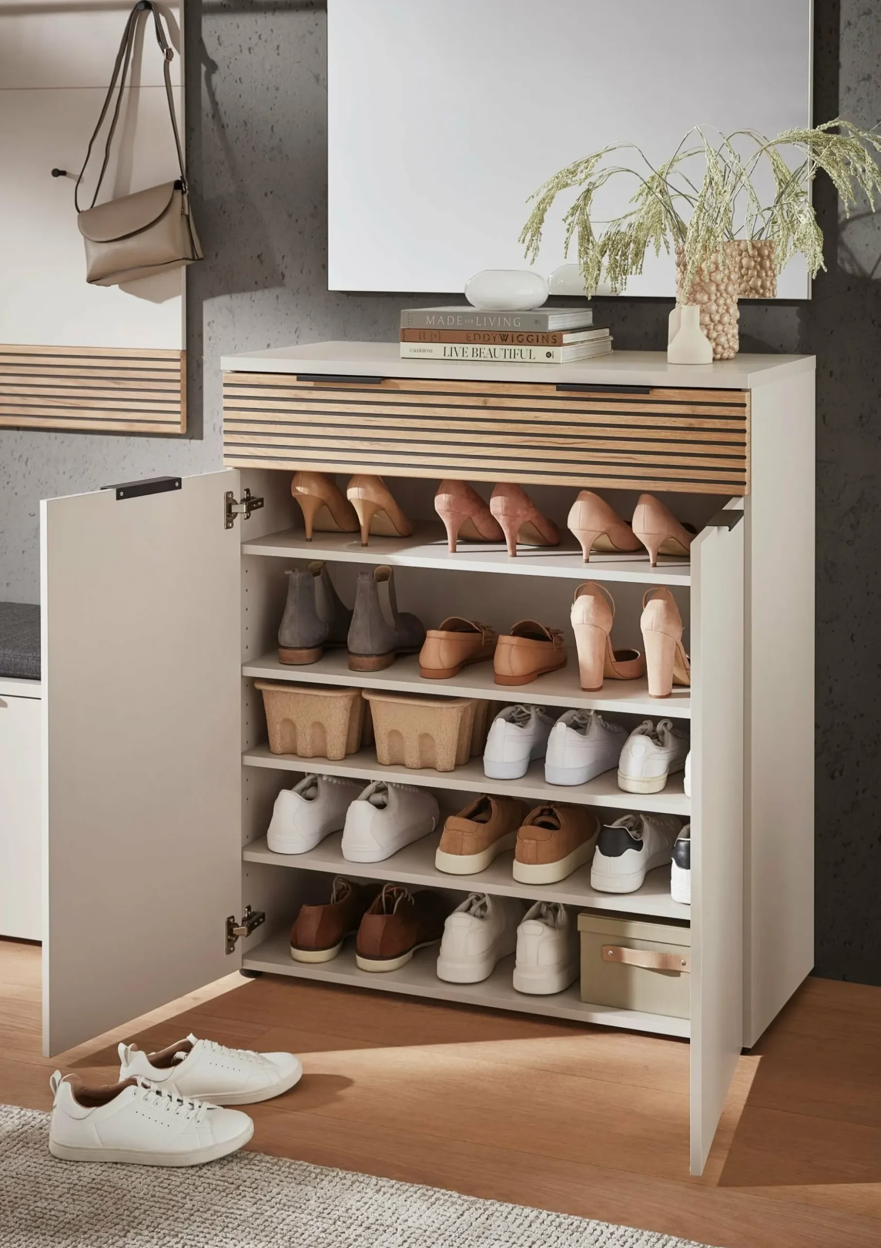 Schuhschrank, Indo