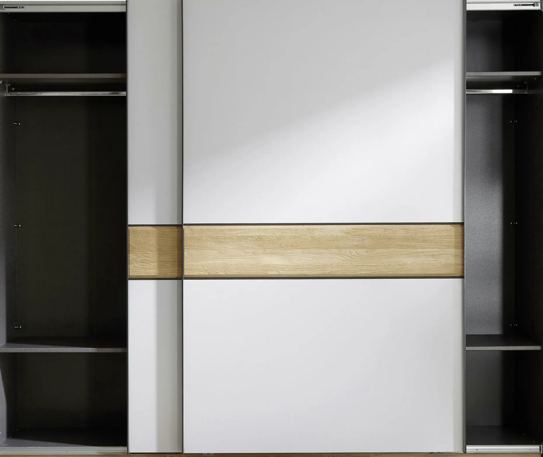 Schwebetürenschrank, Pesina