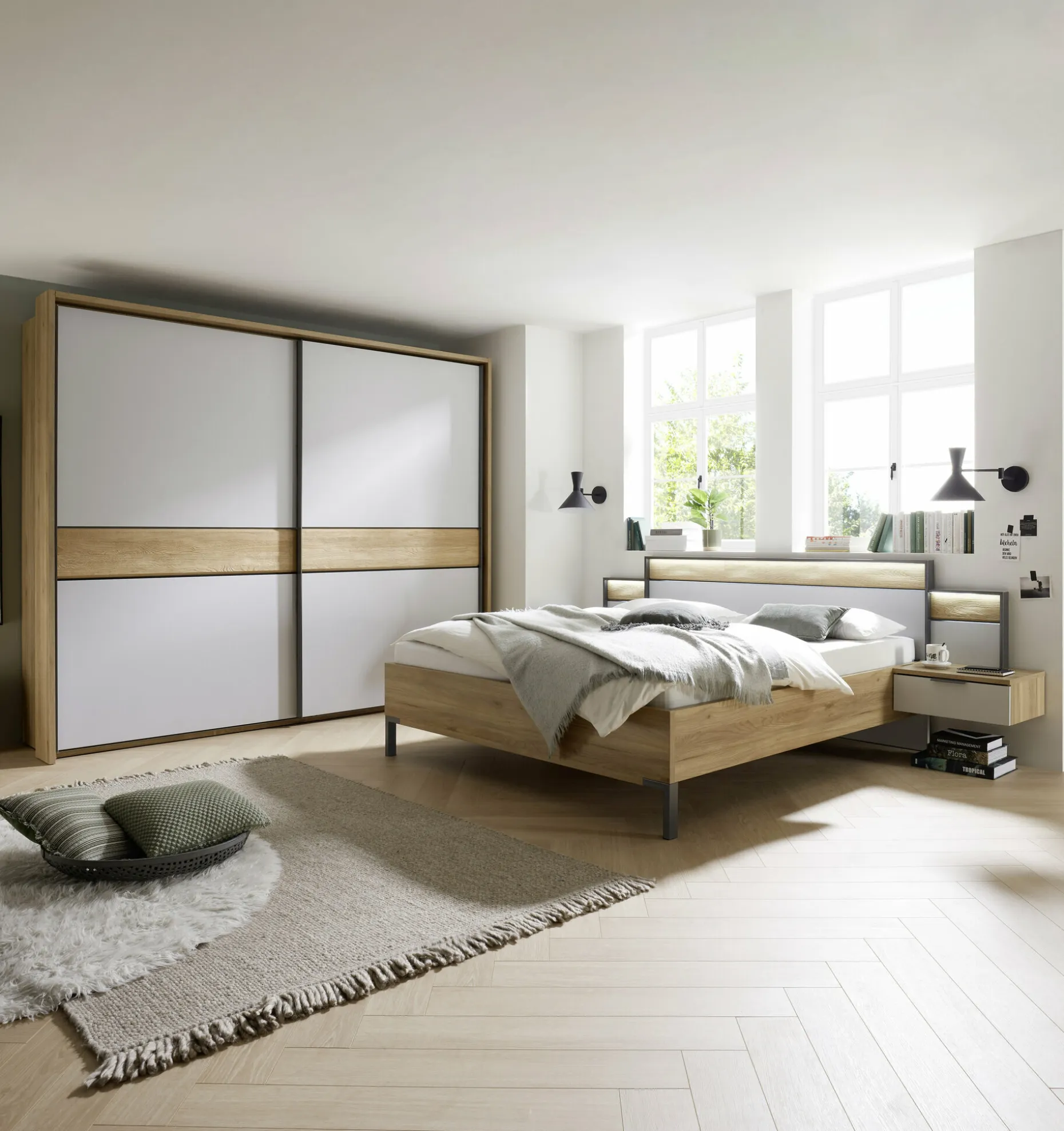Schwebetürenschrank, Pesina
