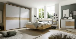 Schwebetürenschrank, Pesina