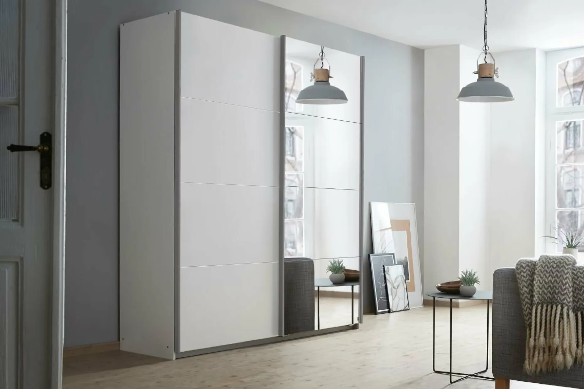 Schwebetürenschrank, Subito