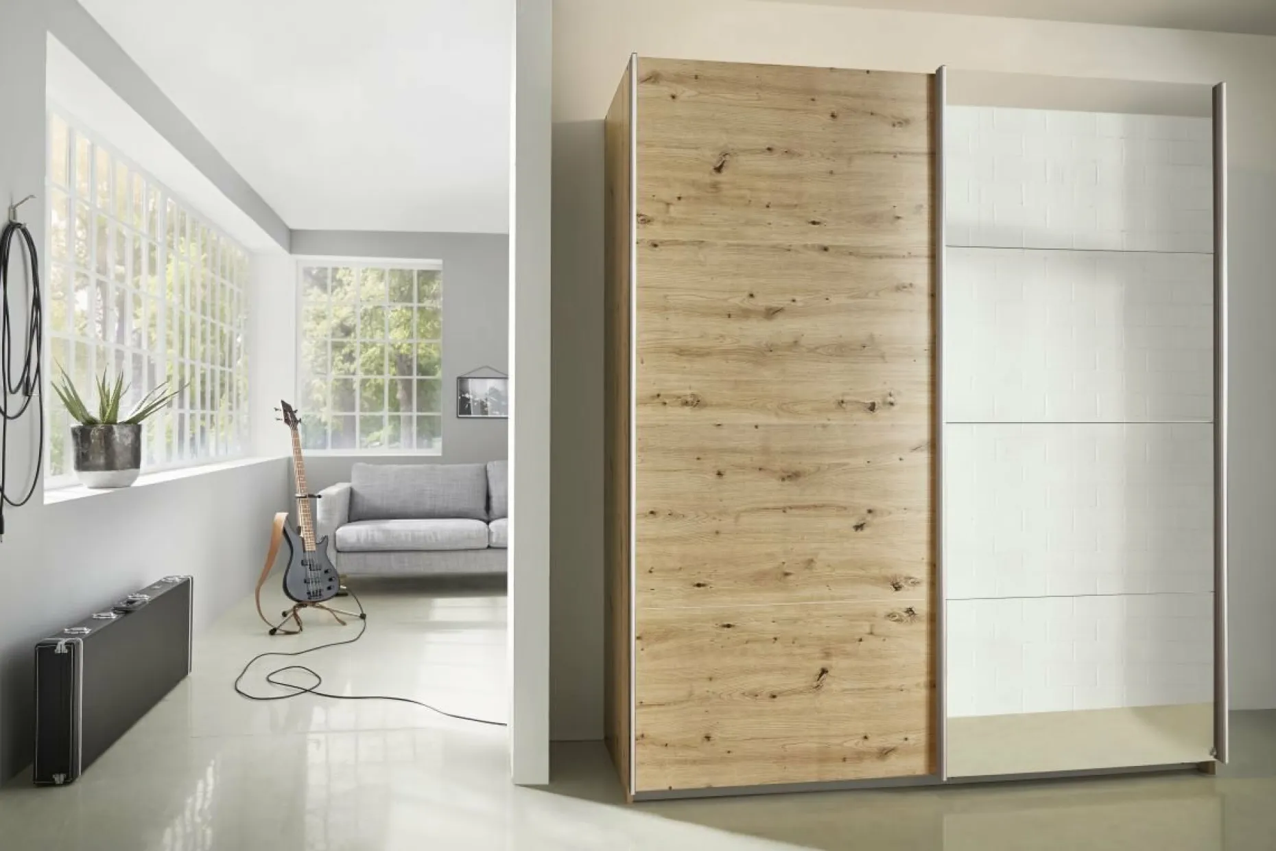 Schwebetürenschrank, Subito