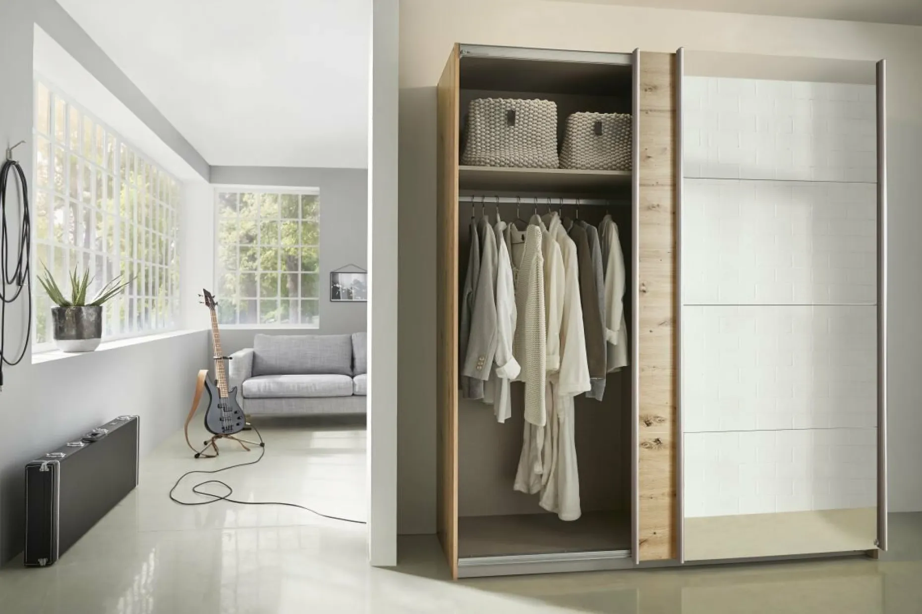 Schwebetürenschrank, Subito