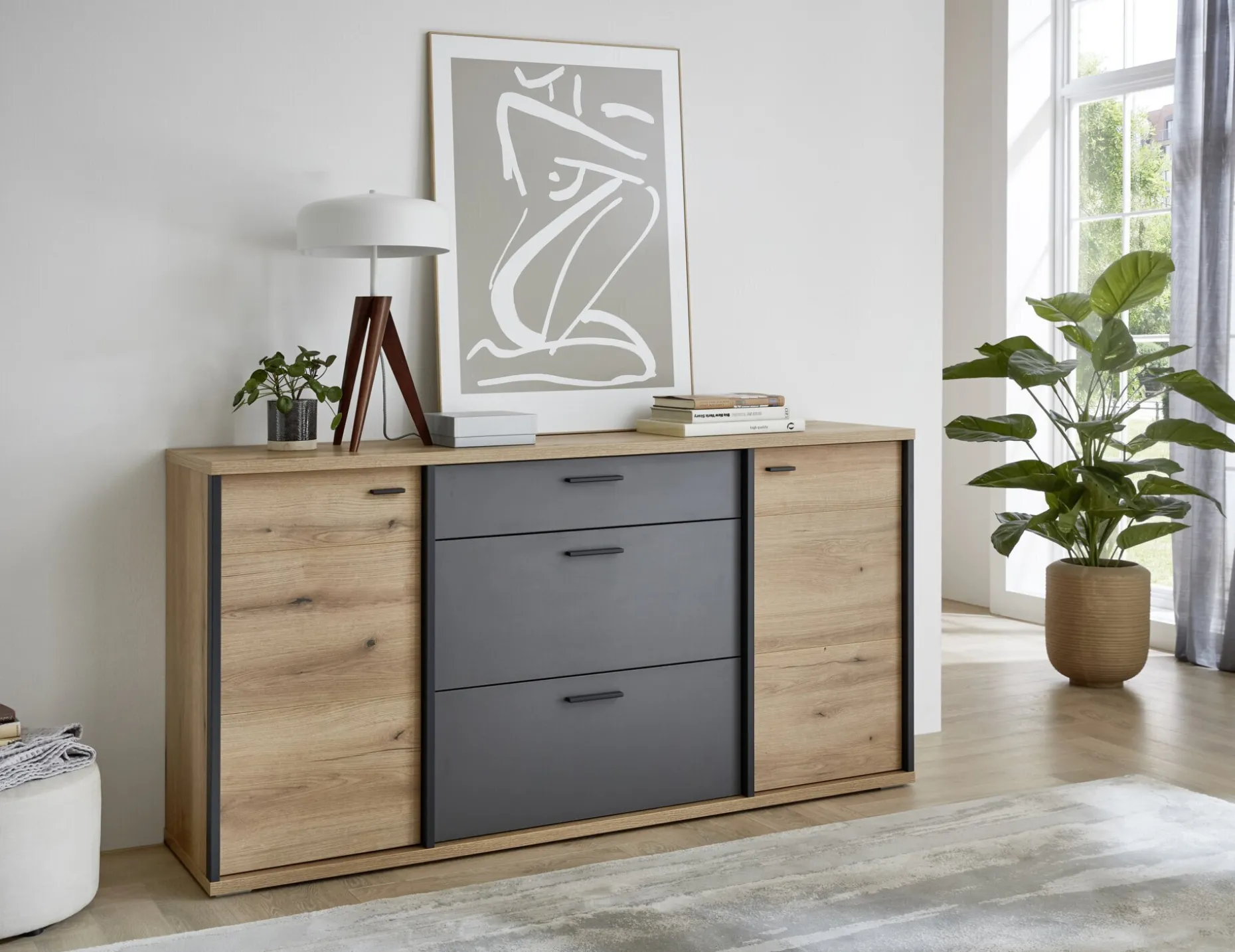 Sideboard, Melo