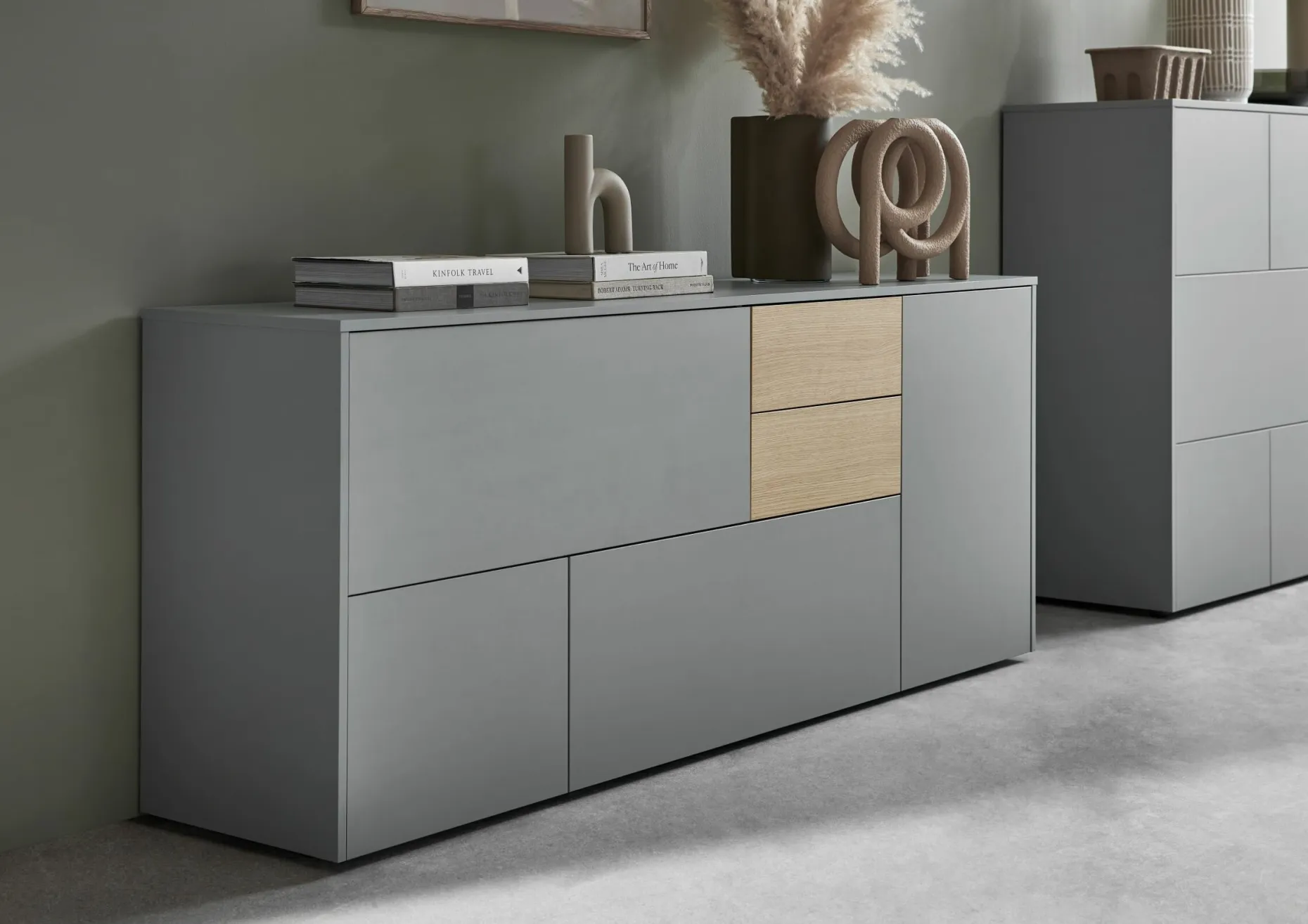 Sideboard, Naomi