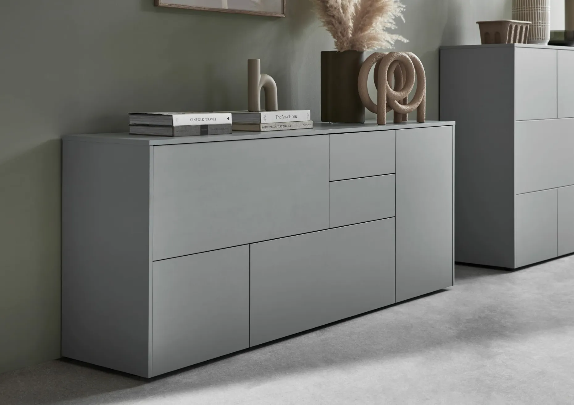 Sideboard, Naomi