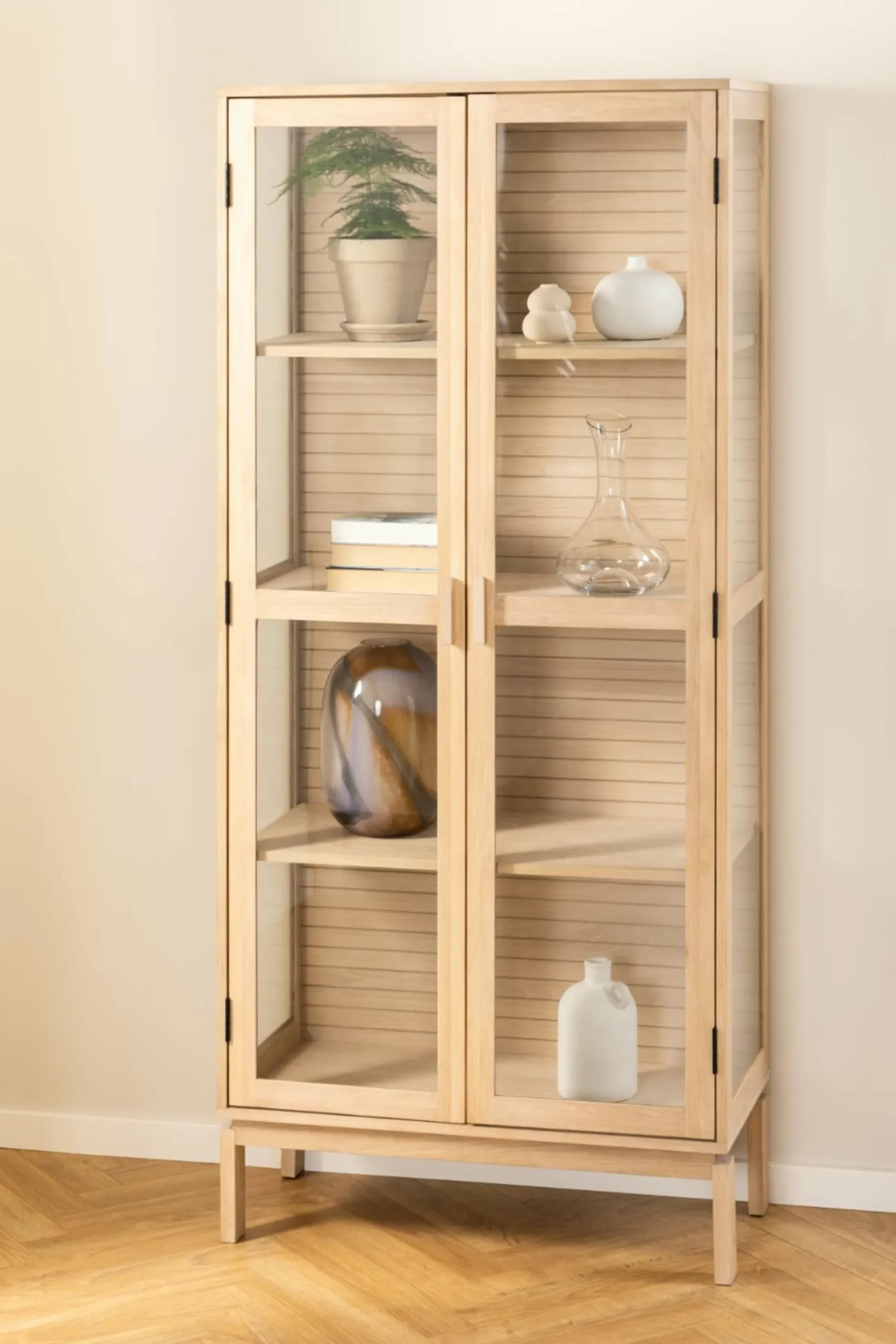 Vitrine, Linley