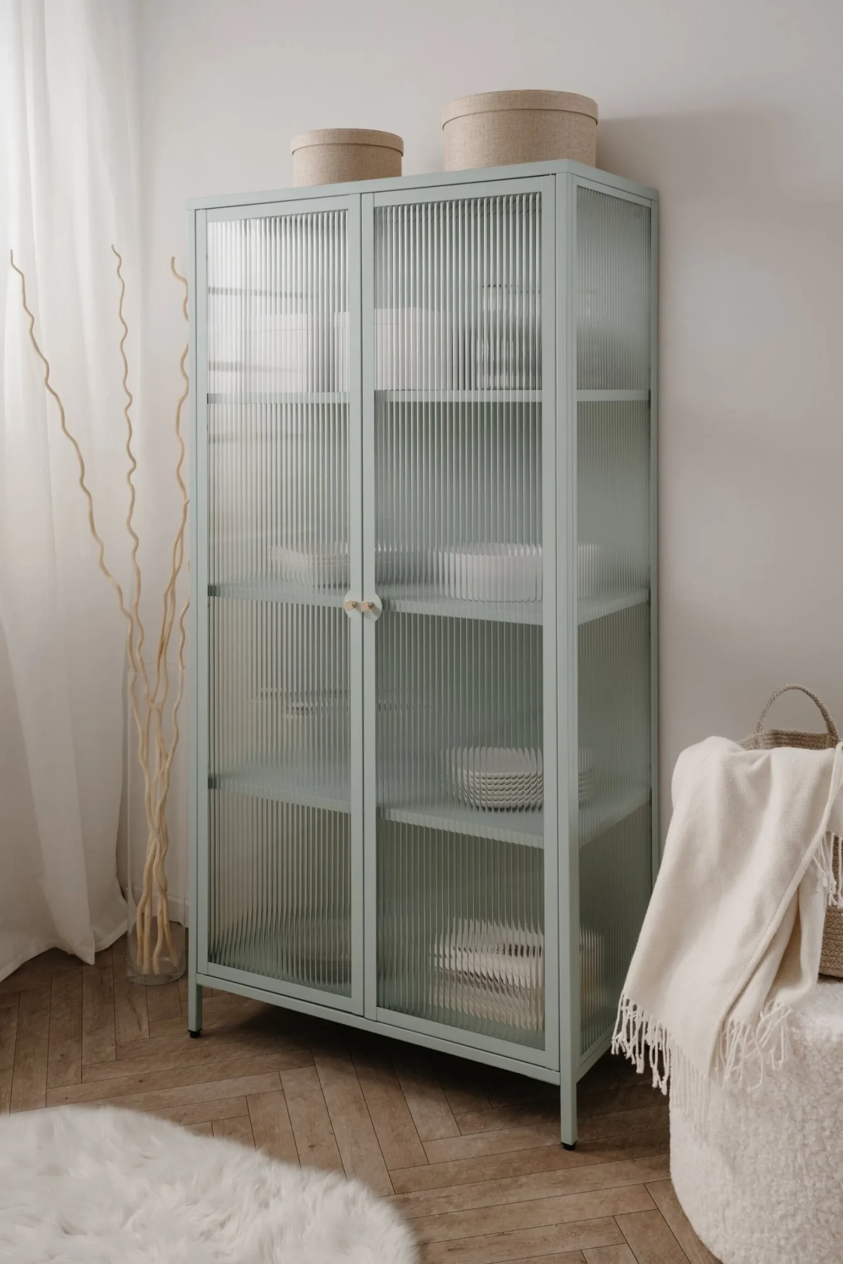 Vitrine, Milton 52A
