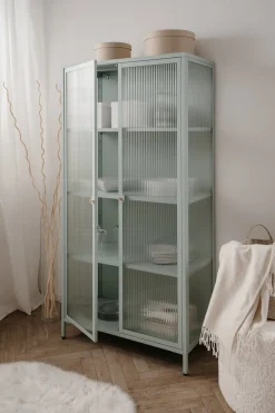 Vitrine, Milton 52A